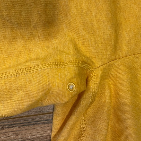 Nike Men’s Primary Dri-FIT Short sleeved versatile shirt size Medium - Picture 4 of 9